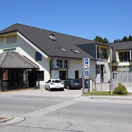 Hostel Novak Novo Mesto Eksteriør bilde