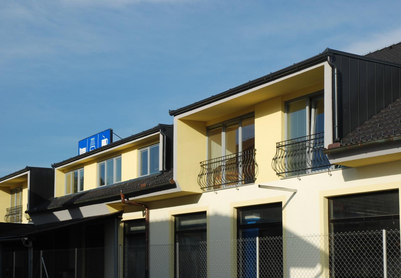 Hostel Novak Novo Mesto Eksteriør bilde
