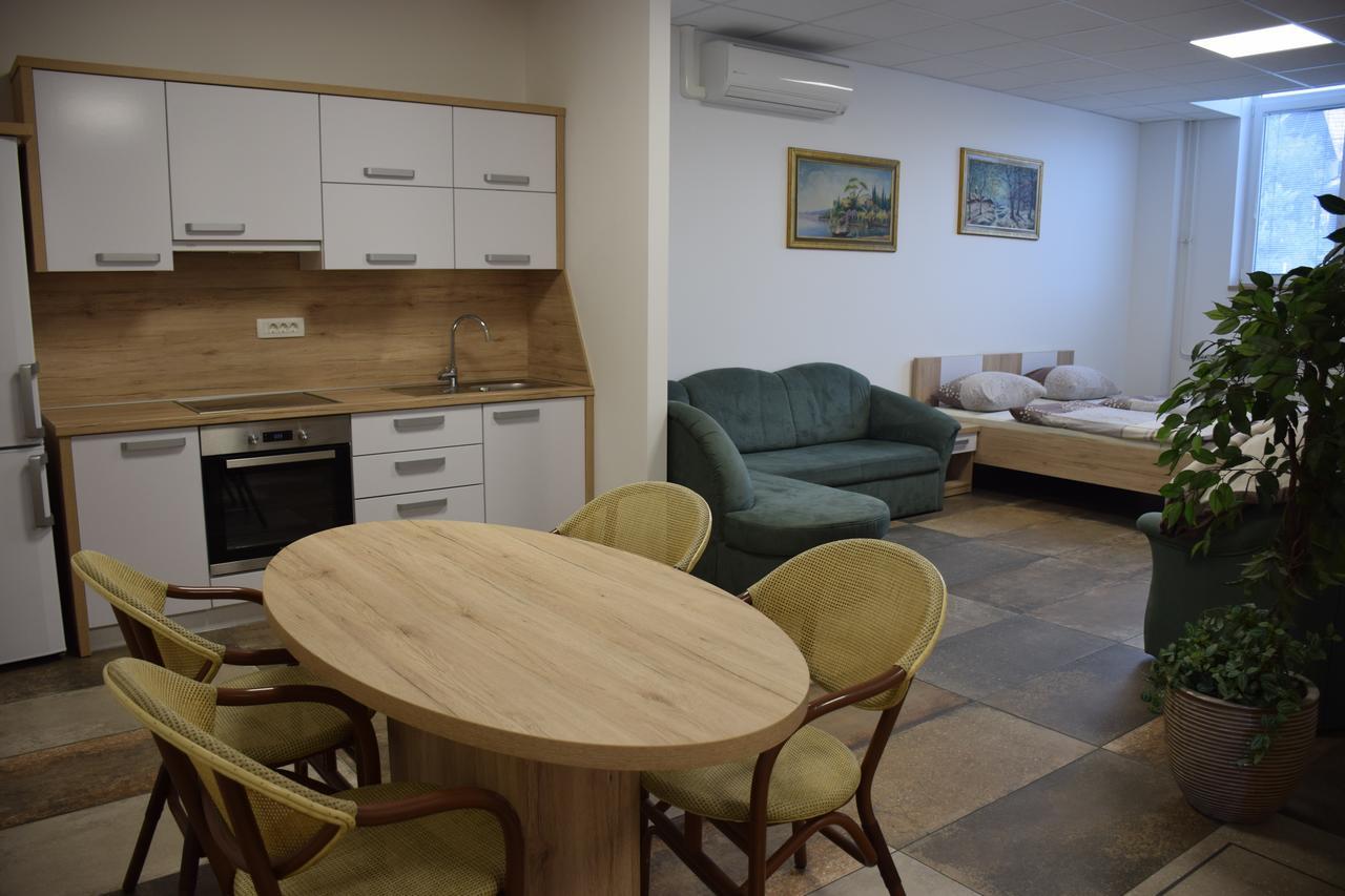 Hostel Novak Novo Mesto Eksteriør bilde