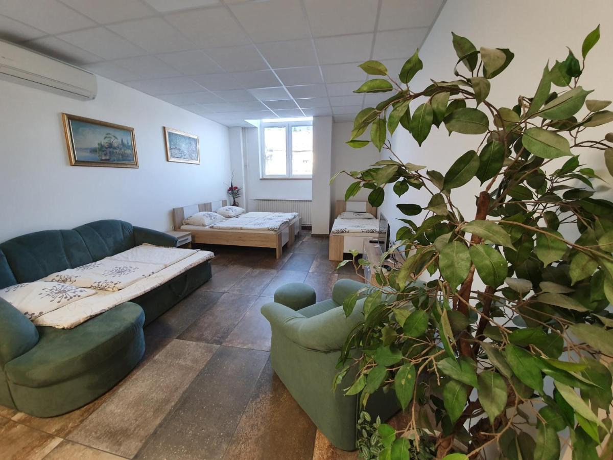 Hostel Novak Novo Mesto Eksteriør bilde