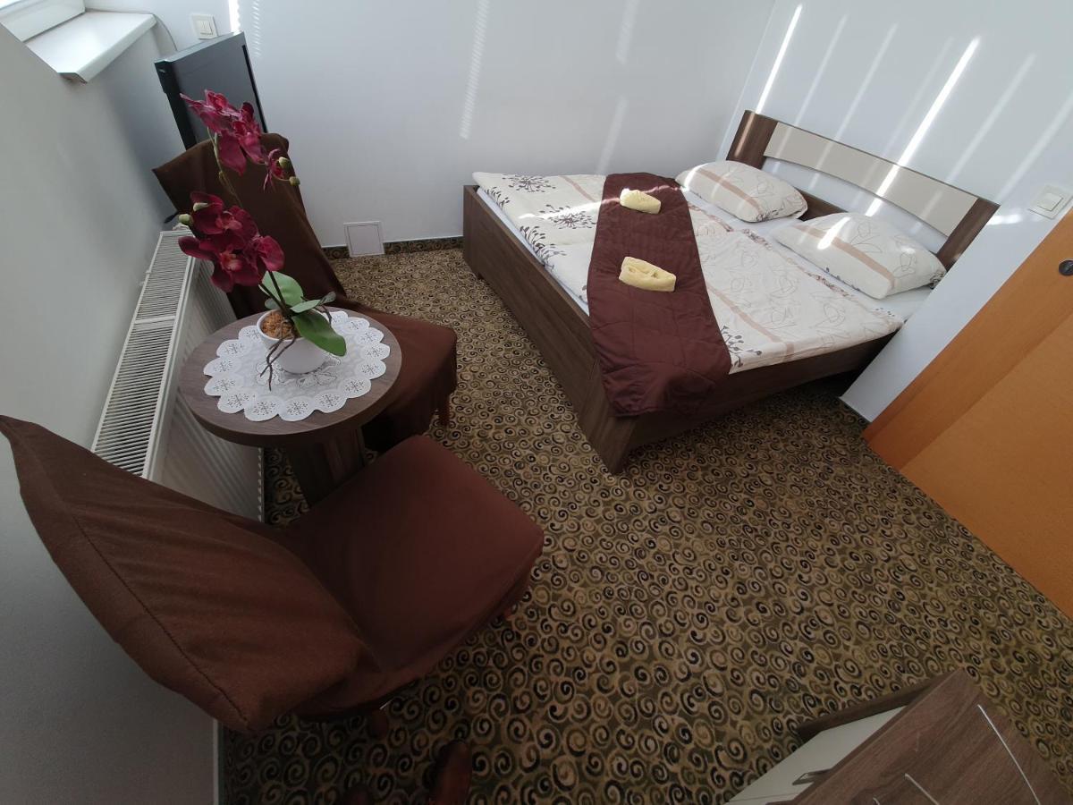 Hostel Novak Novo Mesto Eksteriør bilde
